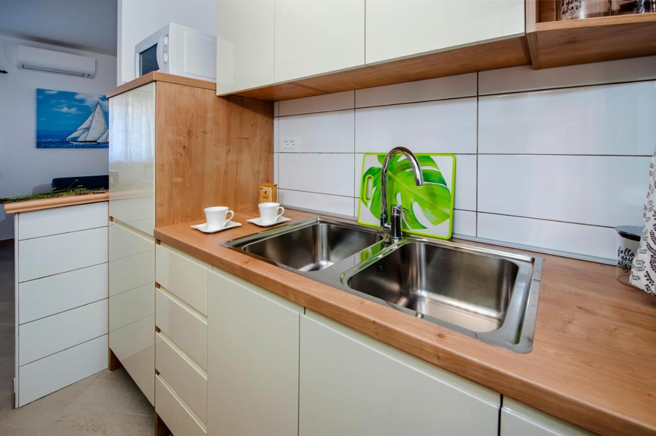 Paradise Beach Apartments Ρόβινι Εξωτερικό φωτογραφία