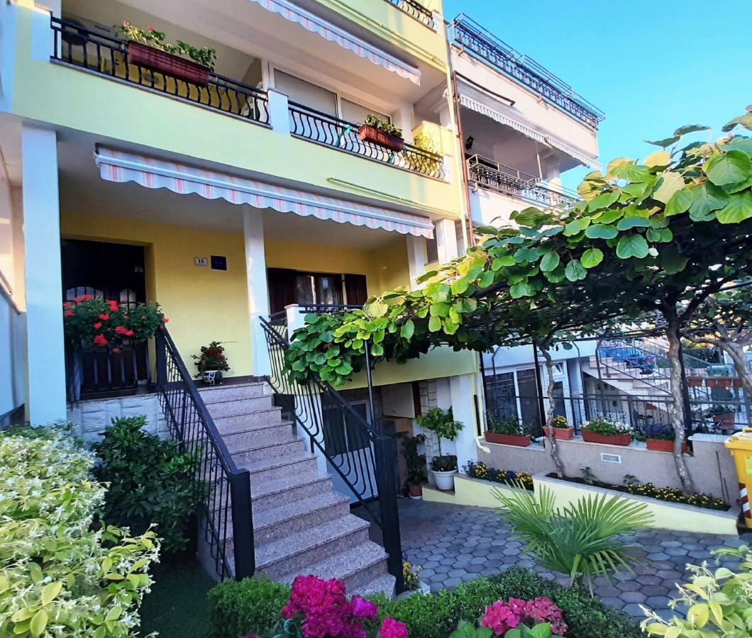 Paradise Beach Apartments Ρόβινι Εξωτερικό φωτογραφία