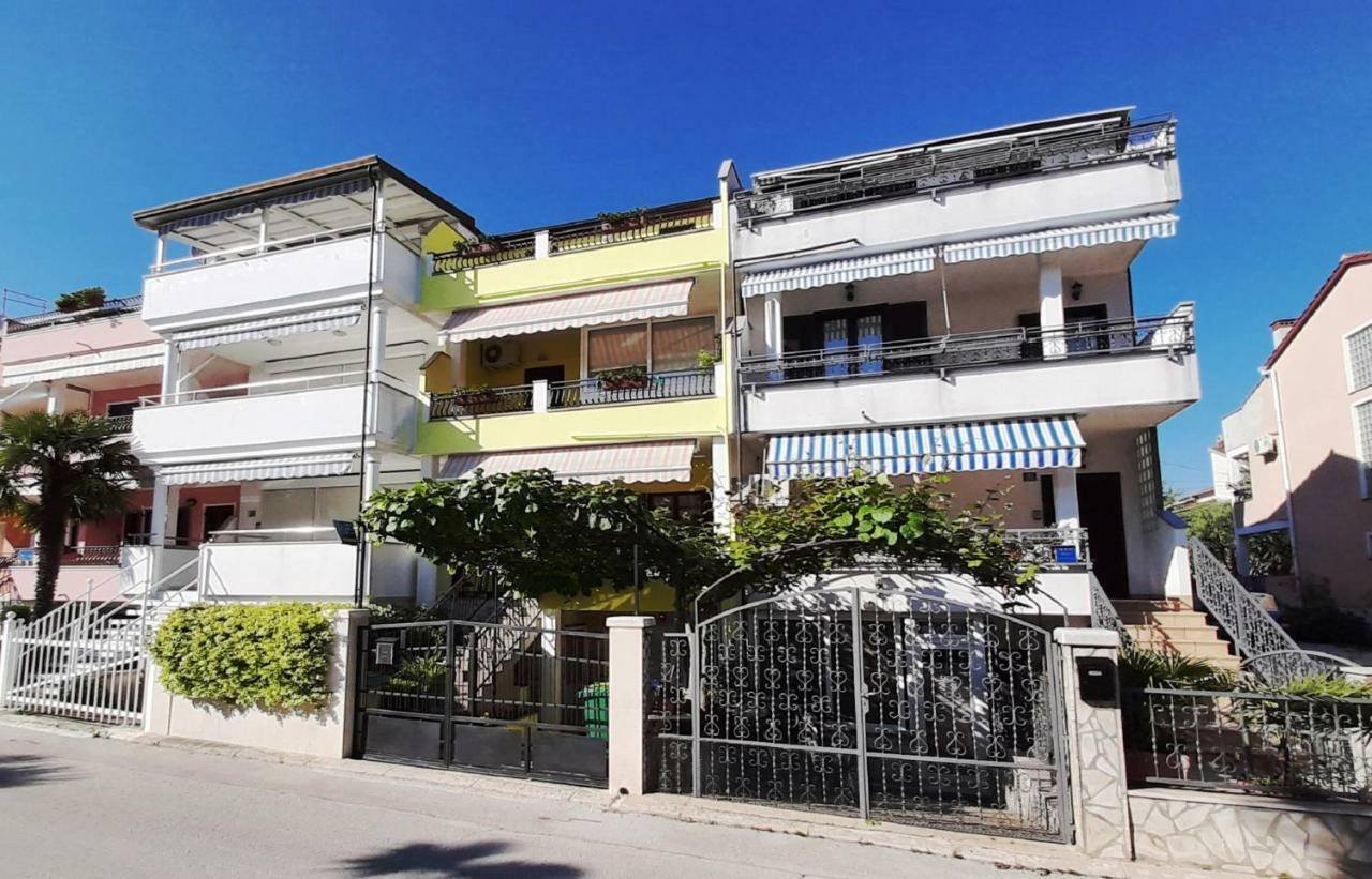 Paradise Beach Apartments Ρόβινι Εξωτερικό φωτογραφία