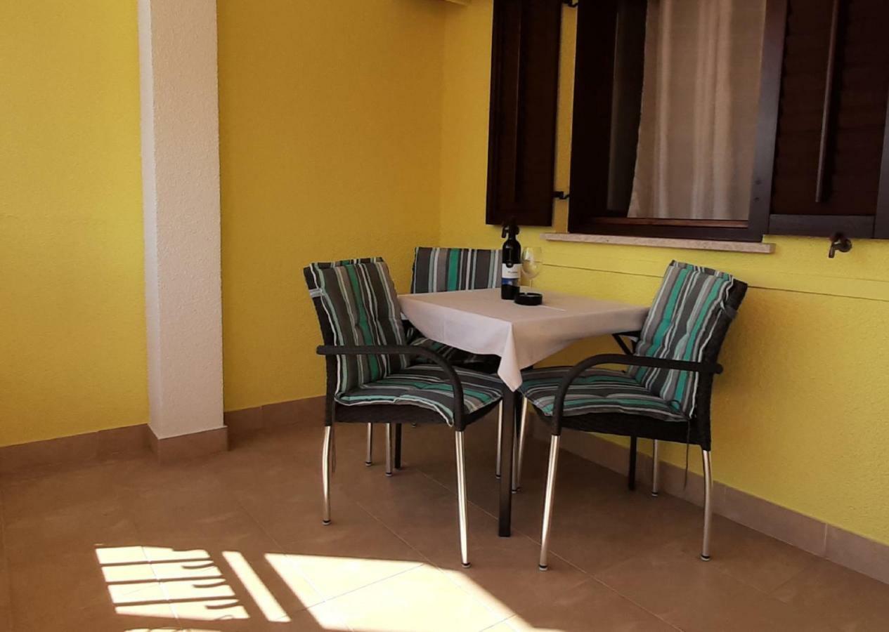 Paradise Beach Apartments Ρόβινι Εξωτερικό φωτογραφία